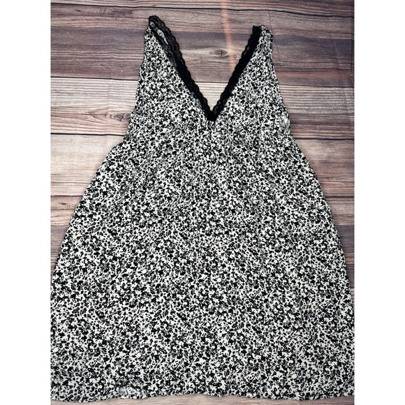 Zara V Neck Sleeveless‎ Dress With Lace Trim Size 7 - Picture 5 of 8